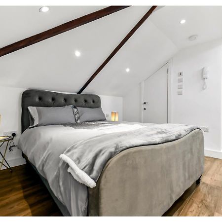 첼름스퍼드 Sleek And Modern Studio With Minimalist Vibe 아파트 외부 사진